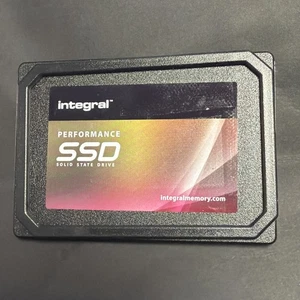 Integral P Series 5 240GB SSD SATA III INSSD240GS625P5 (560/540 MB/s) - Picture 1 of 3