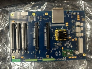 Cyclone Microsystems P/N 270-R0427-02 PCIe Expansion Board - Picture 1 of 7