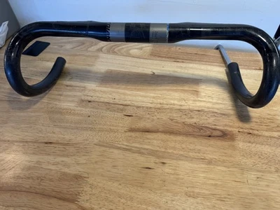 Manillar de bicicleta de carretera compacto de fibra de carbono SLR Giant Contact de 42 cm 31,8 mm Foto 1 de 3