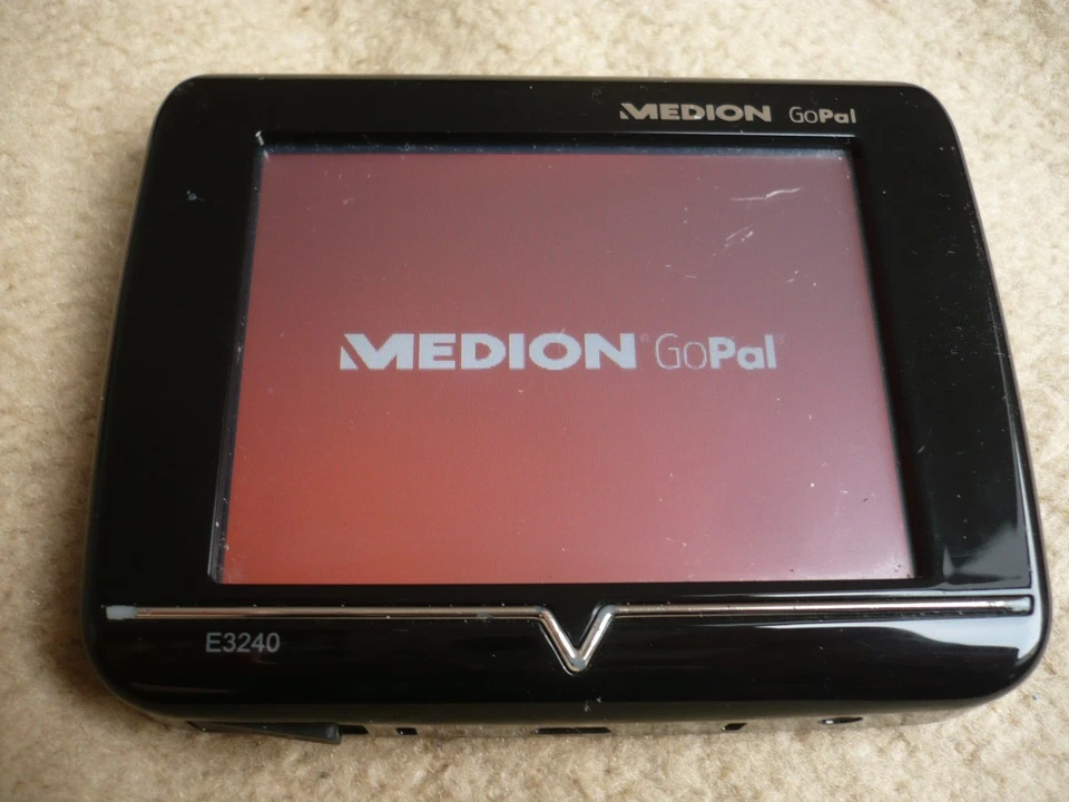 Medion GoPal 3240 NAVI - Bild 1 von 4