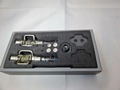 Pedales de bicicleta Crank Bros Egg Beater C usados - faltan cuatro tornillos y una placa Foto 1 de 4
