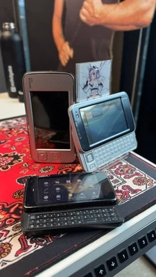 Nokia N800, N810 and N900 - Image 1 of 4