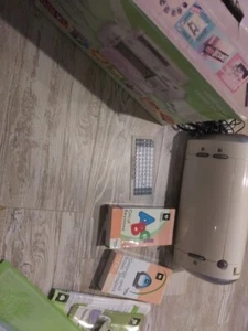 Cricut Personal Electronic Cutter Machine CRV001 MACHINE With Box - Tested - Picture 1 of 7