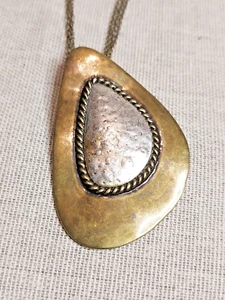 Vintage künstlerische asymmetrische Träne Messing & Silber Anhänger Halskette - Bild 1 von 4