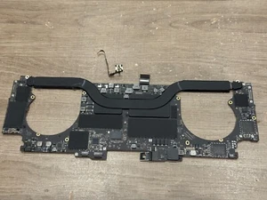Donor Logic Board MacBook Pro 2018 A1990 15.4 2.2GHZ/16GB/ RP555X/256GB Liquid D - Picture 1 of 6