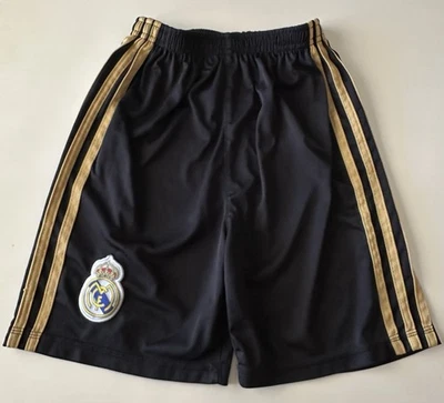 Pantalones cortos pequeños Real Madrid para niños jóvenes Foto 1 de 3