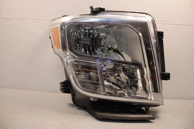 Faro lateral derecho Nissan Titan XD 2017 2020 halógeno OEM Foto 1 de 4