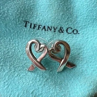 Aretes Tiffany & Co. Paloma Picasso de plata de ley con corazón amoroso Foto 1 de 4