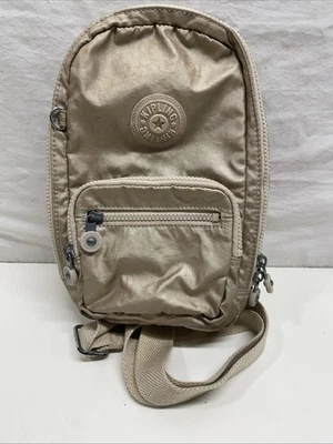 Mochila para tablet pequeña Kipling Seoul para mujer con correas acolchadas asa superior negra Foto 1 de 4