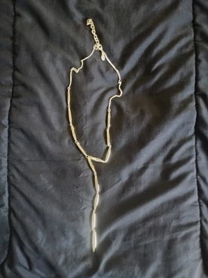 COLLAR LARIAT 24" METALIZADO ESCULTÓRICO JOAN RIVERS CON EXTENSOR DE 3" (M1753-21) Foto 1 de 4