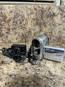 JVC Mini-DV Digital Video Camera Camcorder 32x Optical Zoom GR-D350U Camera - Picture 1 of 8