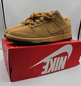 Nike Dunk Low Retro SE Uomo Taglia 12 Gomma di Grano Giallo Nero HQ1932 700 - Foto 1 di 10