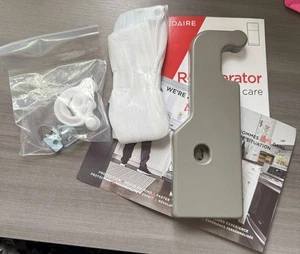 Frigidaire Kühlschrank obere Türscharnier & Hardware (linke Seite) für FFHT1822UV Mod - Bild 1 von 1