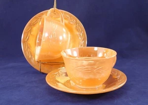 Juego de 2 tazas y platillos de laurel Anchor Hocking Fire King Peach Lustre MCM de colección - Imagen 1 de 12