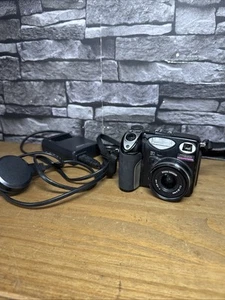 Nikon coolpix 5000 (E5000) 5.0MP Digital Camera 3x Nikkor Zoom Lens + Charger - Picture 1 of 11