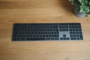 Apple Magic Keyboard mit Ziffernblock Spacegrey - Bild 1 von 3
