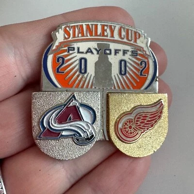 Vintage 2002 Stanley Cup Playoffs Colorado Avalanche Detroit Red Wings Pin - Image 1 of 3