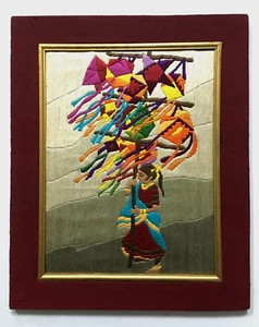 India Vintage Bordado Crewel NIÑA VENTA COMETAS 11 pulgadas x 14,50 pulgadas - Imagen 1 de 10