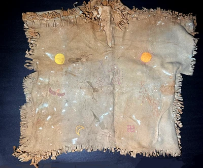 CAMISA DE COLECCIÓN NATIVA AMERICANA DE PIEL DE CIERVO GUERRA/DANZA DESCONOCIDA POLICROMADA PINTADA Foto 1 de 4