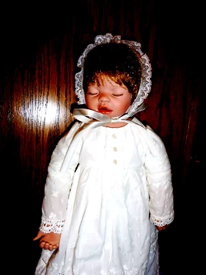 ASHTON DRAKE/JULIE FISCHER 16 IN. CLOTH & VINYL BABY DOLL (SWEET JOY OF SISTERS) - Image 1 of 4