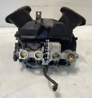 22-24 SUZUKI GSXS1000 GT GSXS 1000 CUERPOS ACELERADOR CARROCERÍA INYECTORES COMBUSTIBLE CAJA DE AIRE Foto 1 de 2