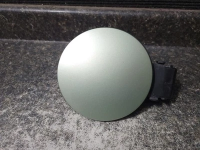 06-11 Volkswagen Beetle Fuel Filler Gas Tank Door Cap Green Used OEM - Image 1 of 4