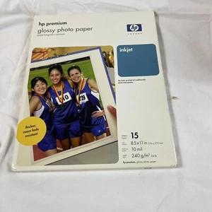 HP Premium Glossy Photo Paper 8.5 x 11 In. 2 Packs Of 15 Sheets C6039A - Picture 1 of 3