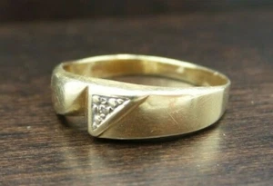 Elegant European Solid 9K Yellow Gold & Diamond Anniversary Ring - Picture 1 of 9