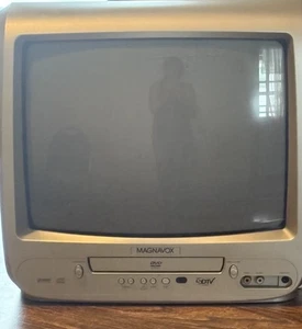 Magnavox 13" CRT TV/DVD Combo CD130MW8- Retro Gaming TV - Picture 1 of 11