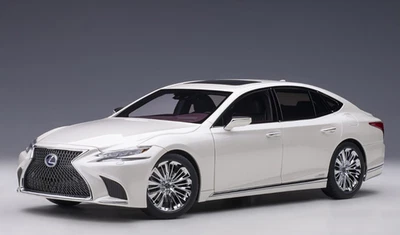 Lexus LC 500H 2018 Bianco Metallizzato Modellino 1:18 Autoart - Immagine 1 di 4