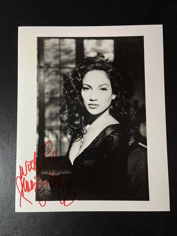 Jennifer Lopez Signed 8x10 Photo Vintage AUTO Autograph JSA Cover