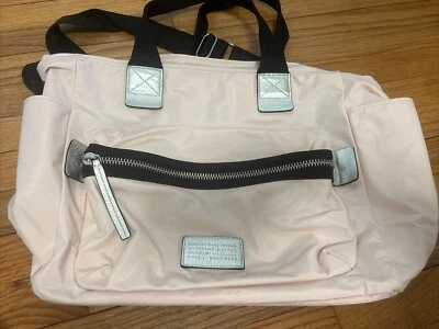 *Bolso/bolso de pañales Marc Jacobs de nailon para bebé motociclista rosa plateado* Foto 1 de 4
