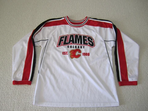 Calgary Flames Jersey Boys Extra Large White Red Shirt Hockey NHL Kids Youth Cover