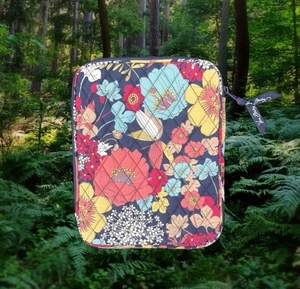 Vera Bradley "Happy Snails" Zipper Tablet Ipad Cover Case Retired VGUC 8X10” - Afbeelding 1 van 11