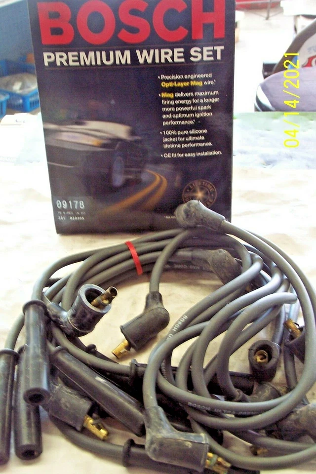 JUEGO DE CABLES ENCHUFABLES BOSCH 09178 SE ADAPTA A NISSAN 4CYL. Pathfinder P/Up Frontier V 1986-90 Foto 1 de 3
