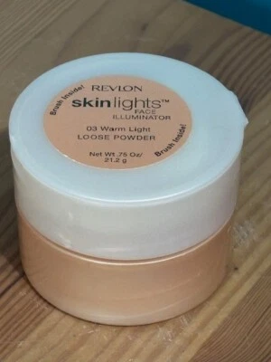 REVLON SKIN LIGHTS FACE ILLUMINATOR #03 WARM LIGHT LOOSE POWDER .75 OZ W/BRUSH - Image 1 of 4