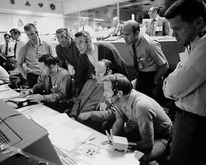 Astronauts Flight Controllers Monitor Console For Apollo 13 8x10 photo - Picture 1 of 1