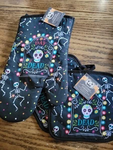 NUEVO 3 piezas Juego de calaveras de azúcar Día de los MUERTOS agarraderas de cocina y guante de horno acolchado  - Imagen 1 de 5