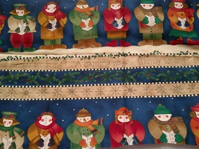 Tela Rojo Gallo "Villancicos" Coloridos Villancicos Cantando Alegremente en Azul Marino $3 Foto 1 de 3