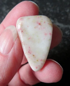 HERMOSA CINABITA (CINABRIO EN ESCAPOLITA) (5,8 gramos / 26 mm) PIEDRA BAJA (C5) - Imagen 1 de 7