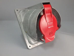 53813 - LEGRAND - 53813 / Plug Industrial Hyper 63A 380-415V Used - Picture 1 of 3