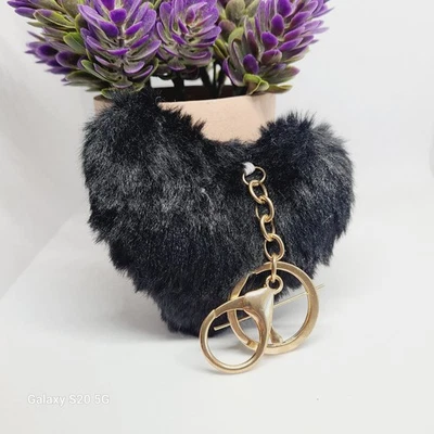 Berloque chaveiro coração peludo preto tom dourado fecho bolsa bolsa acessório NOVO - Imagem 1 de 4