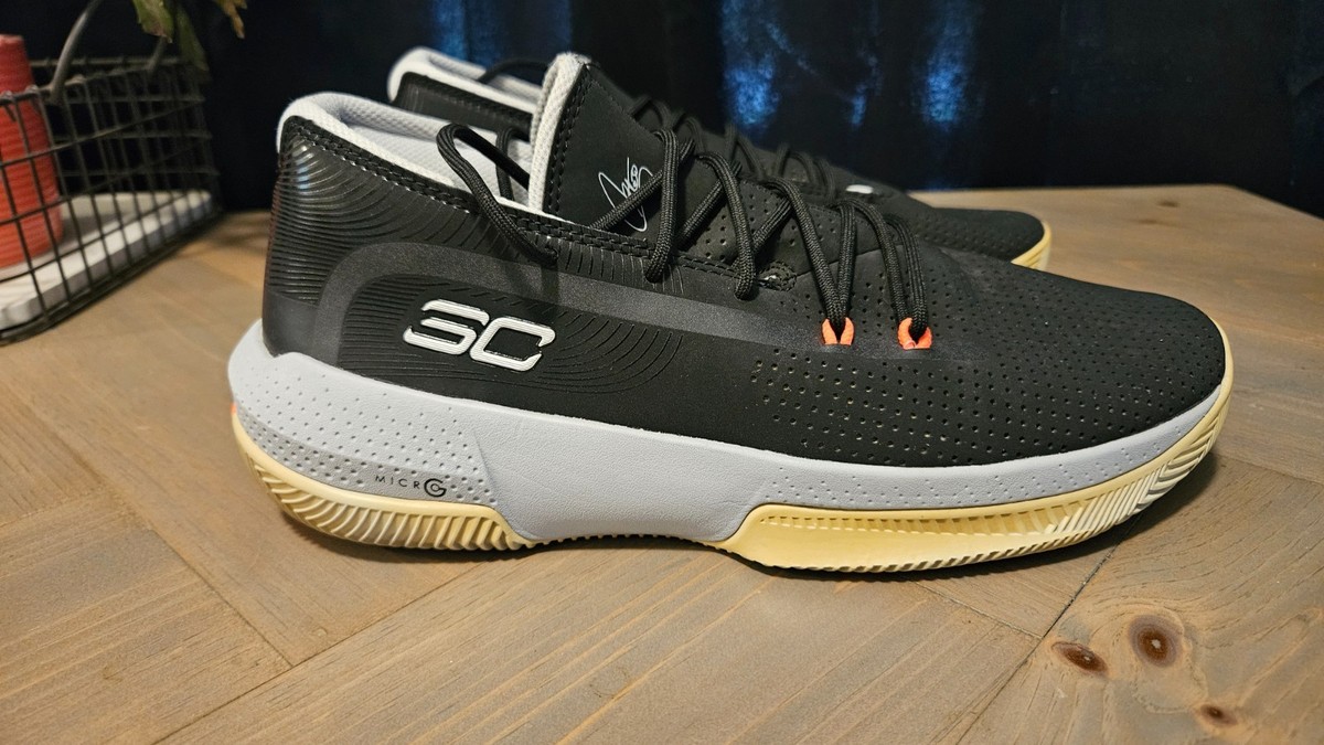 [新品] 希少SC 3ZERO II黒UNDER ARMOUR アメリカ輸入 新品] 希少SC 3ZERO II黒UNDER ARMOUR アメリカ輸入 under