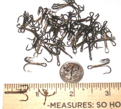 Mustad 3551 Size 8 Bronze Ringed Style Treble Hooks qty of 25 - Image 1 of 2