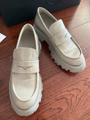 Alexander McQueen Wander Mocasines Cuero Gris Talla 38.5 Foto 1 de 3