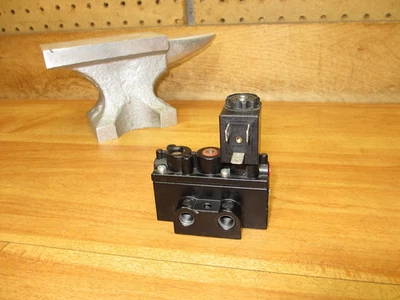 ARO A211SS-120-A-G *USED* Pneumatic Directional Valve Solenoid 120VAC - Image 1 of 4