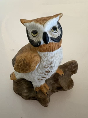 "Estatuilla de búho pintada a mano Enesco vintage en una rama 3,5""" Foto 1 de 4