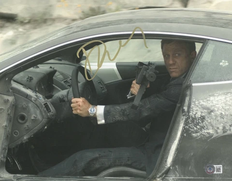 DANIEL CRAIG SIGNED AUTOGRAPH JAMES BOND 007 11X14 PHOTO BAS BECKETT COA Cover