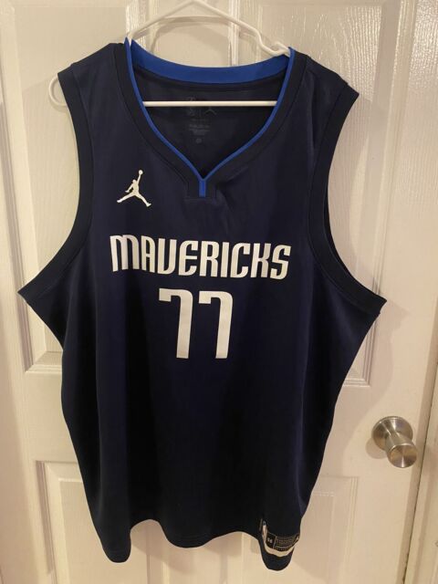 Dallas Mavericks Luka Doncic Jordan 2022/23 NBA Swingman Statement Jersey  Medium