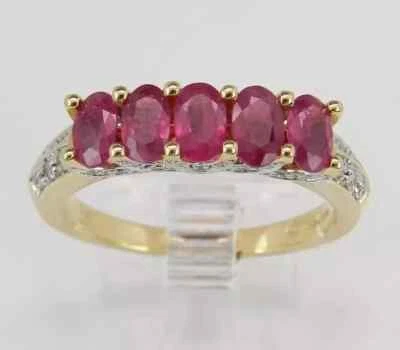 2.20Ct Oval Cut Lab-Created Red Ruby Women's Band Ring 14k Yellow Gold Plated - Image 1 of 4